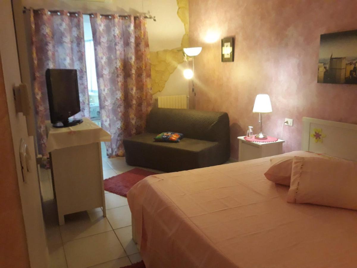 Suites Rome Пескара Екстериор снимка
