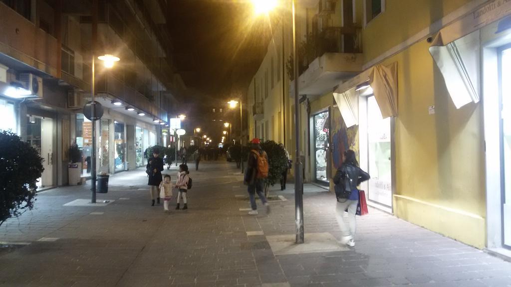 Suites Rome Пескара Екстериор снимка