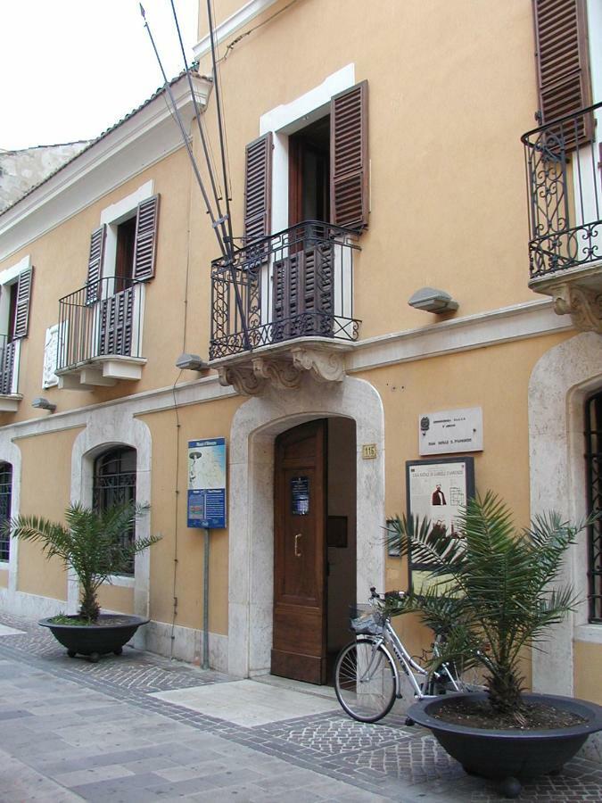 Suites Rome Пескара Екстериор снимка